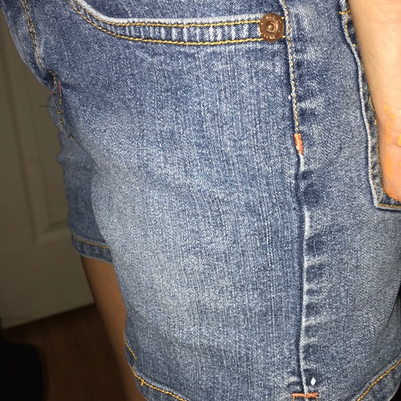 Shorts - Picture 2 of 4